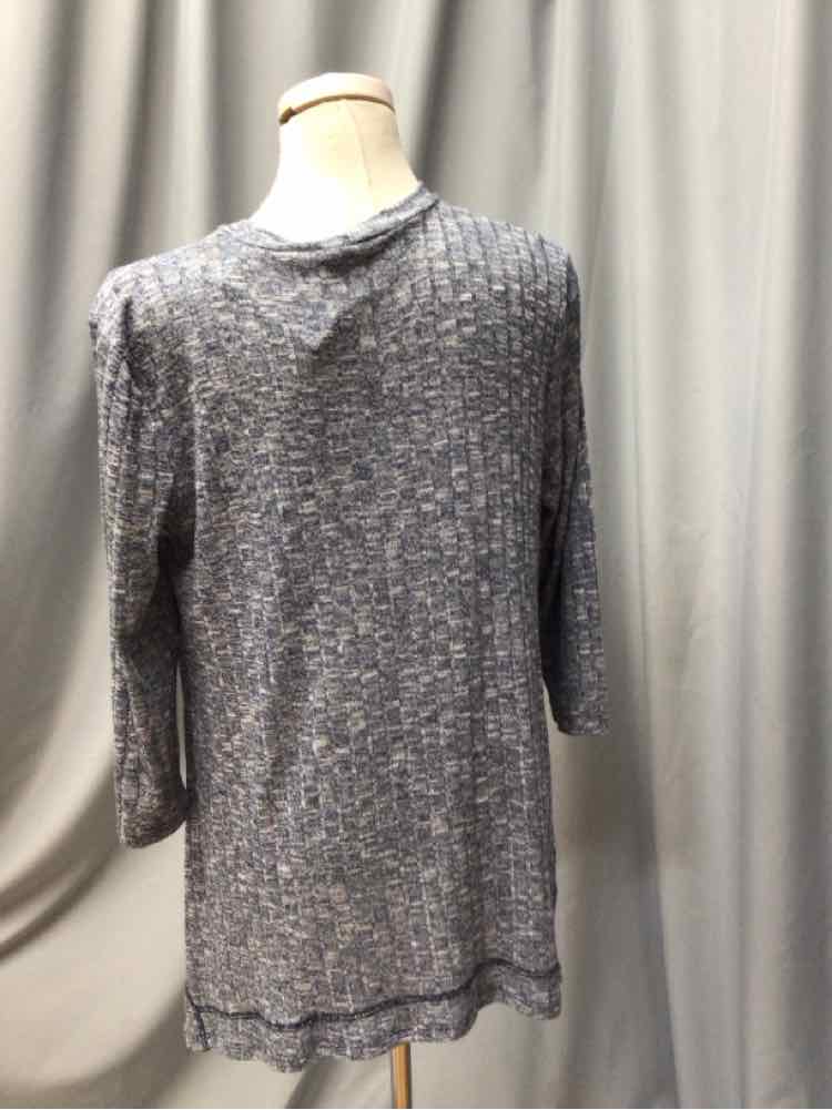 CHICOS SIZE LARGE Ladies TOP