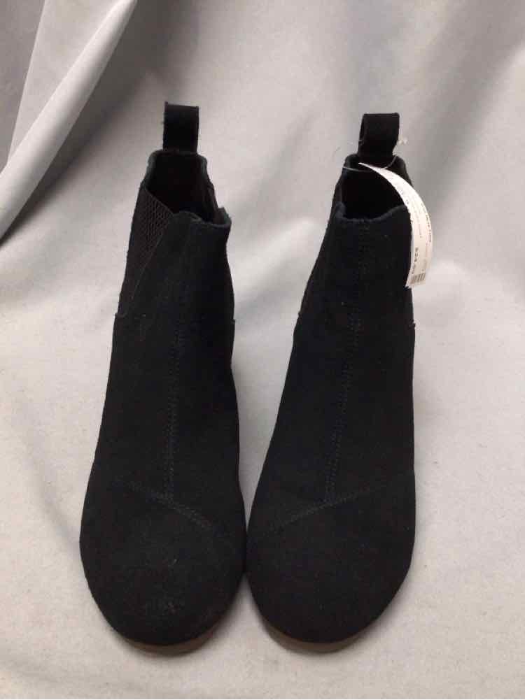 TOMS SIZE 9 Ladies SHOES