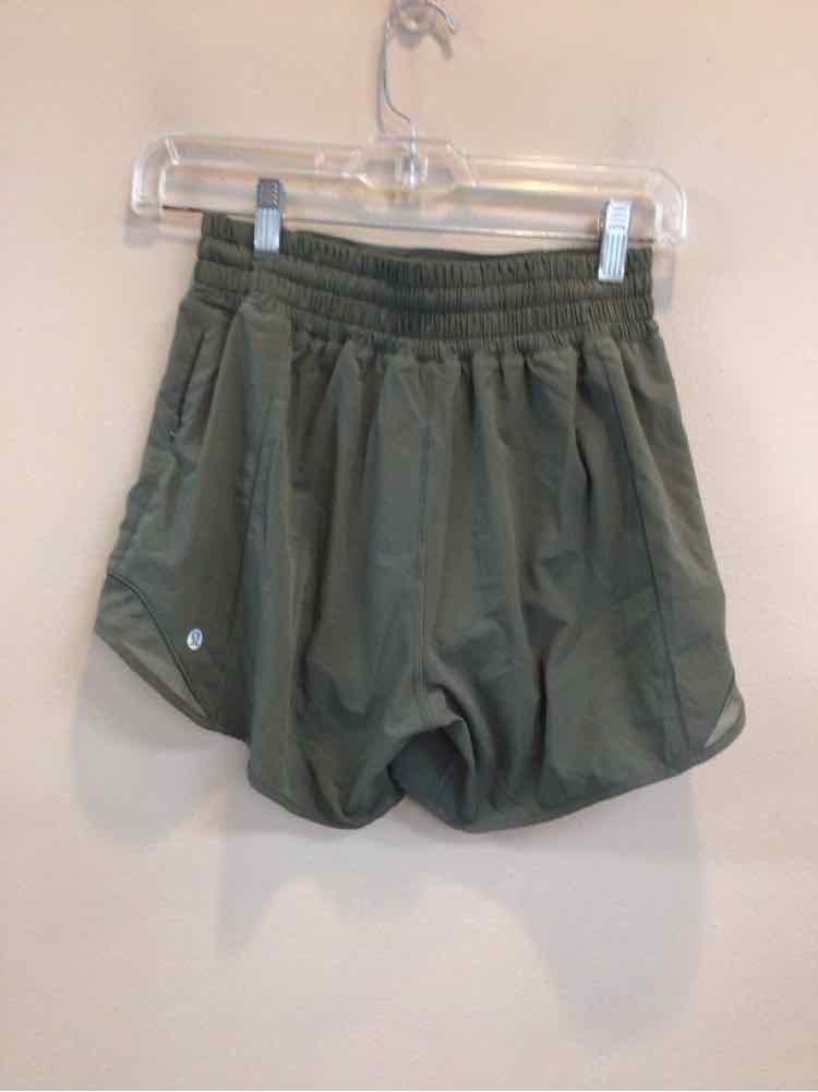LULULEMON SIZE 4 Ladies EXERCISE