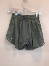 LULULEMON SIZE 4 Ladies EXERCISE