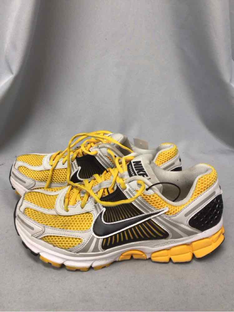 SIZE 8 NIKE Men's SHOES