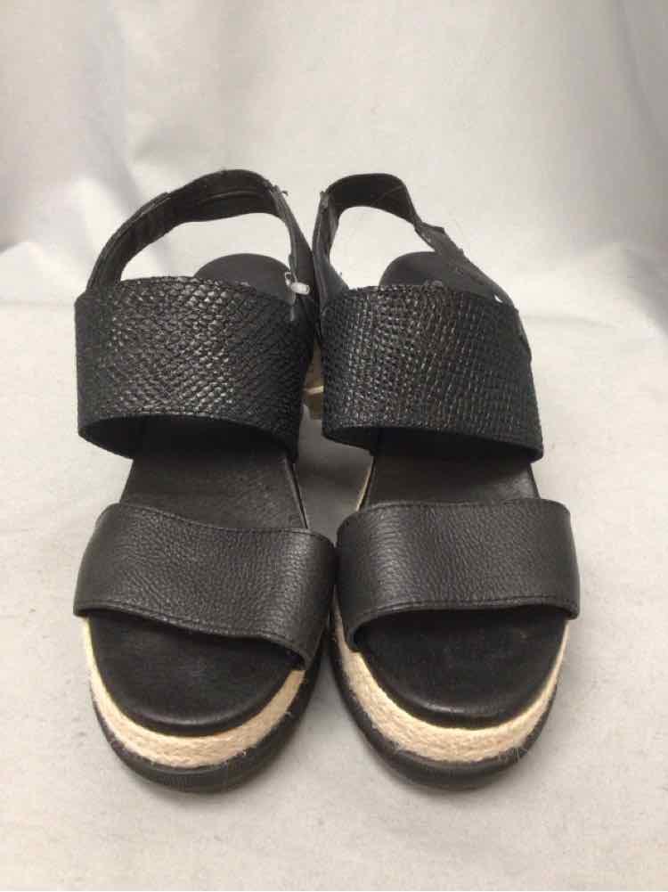 SOREL SIZE 9 1/2 Ladies SHOES
