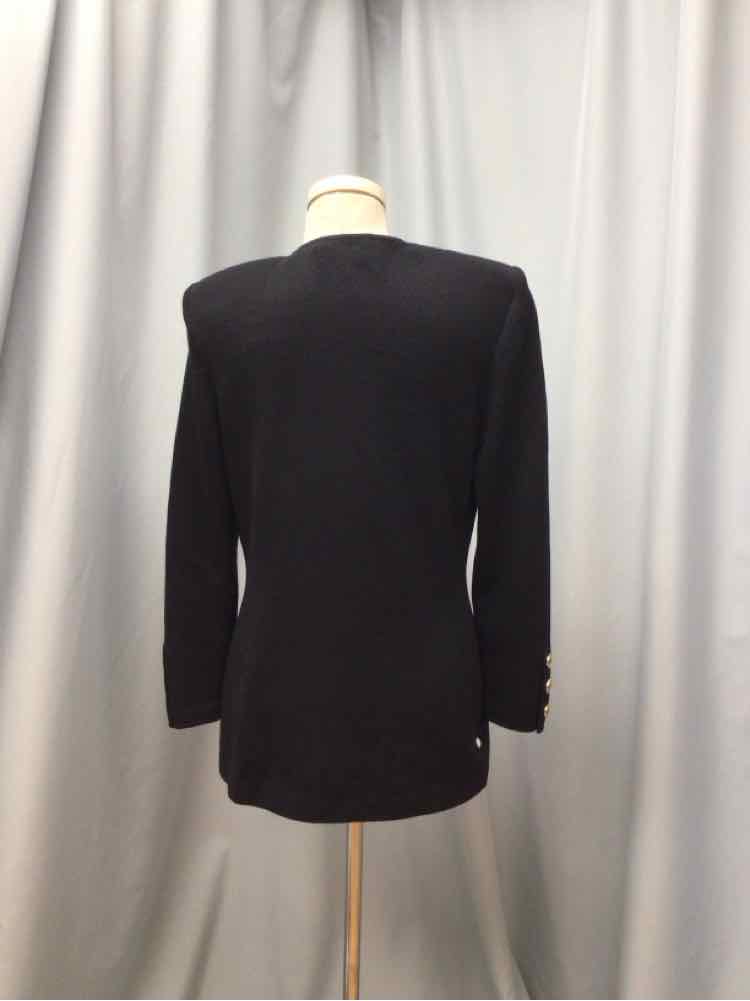 ST. JOHN SIZE 6 Ladies TOP