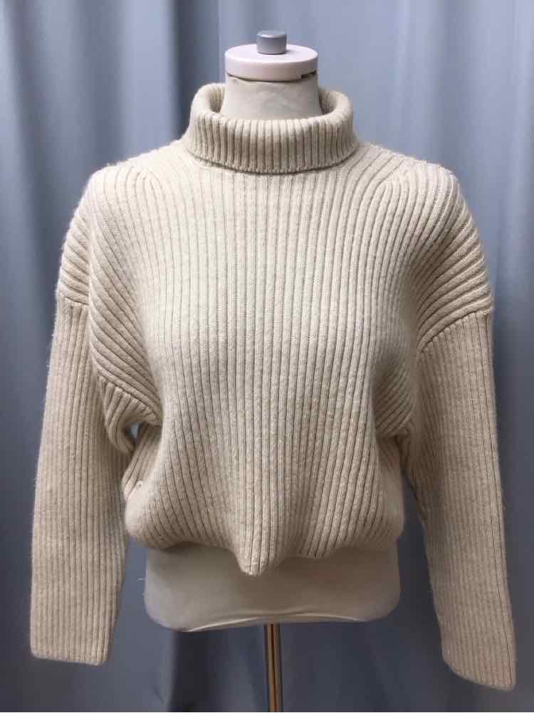 H & M SIZE MEDIUM Ladies TOP