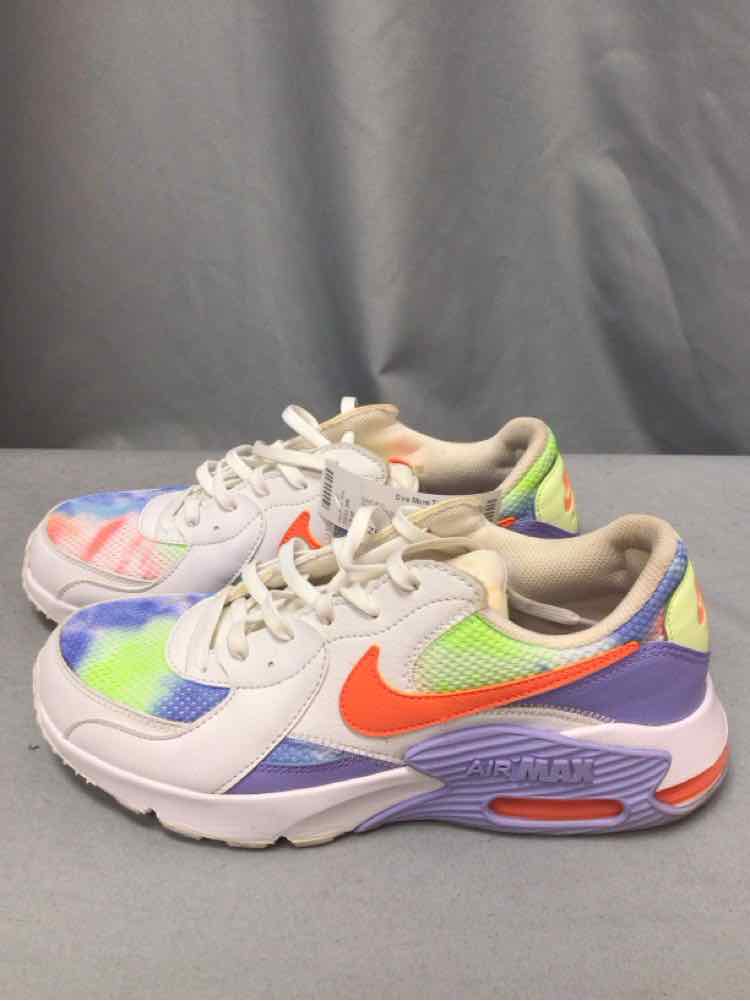 NIKE SIZE 9 1/2 Ladies SHOES