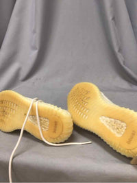SIZE 8 YEEZY Men's SHOES
