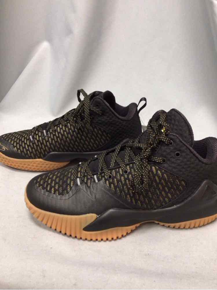 SIZE 9 PEAK Men's SHOES