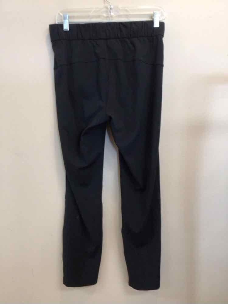 LULULEMON SIZE 6 Ladies EXERCISE