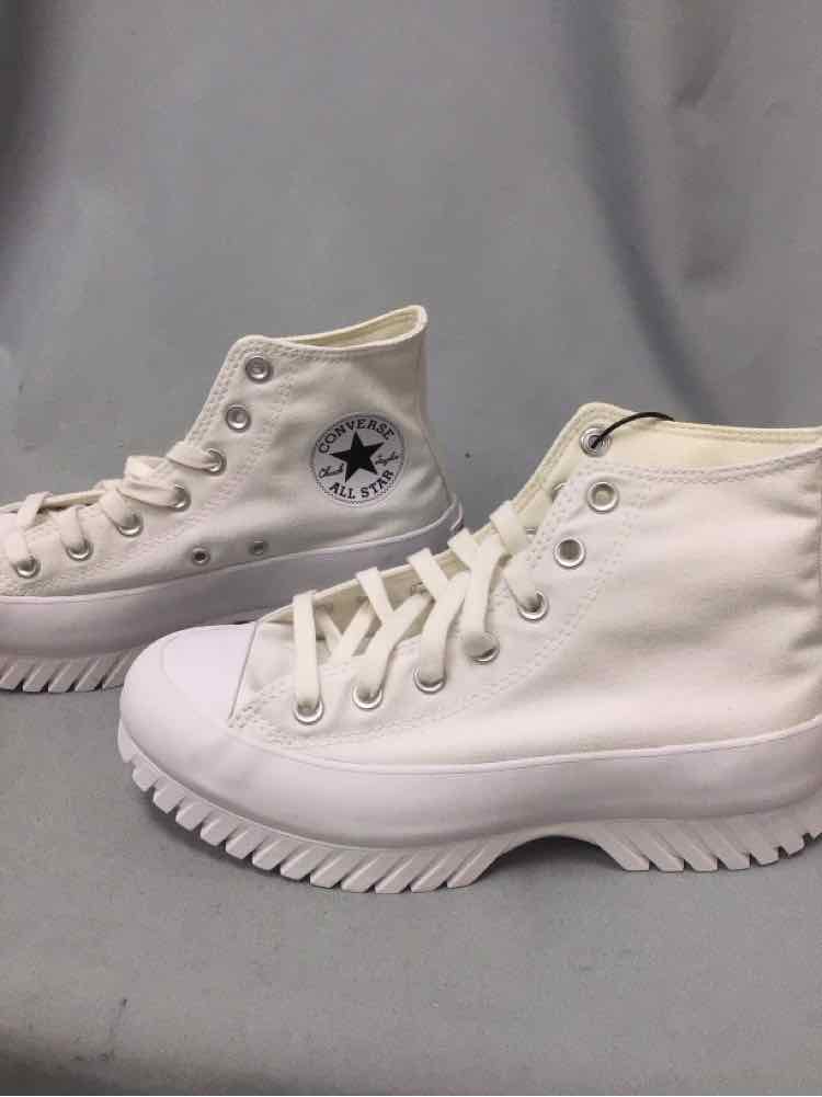 CONVERSE SIZE 8 Ladies SHOES