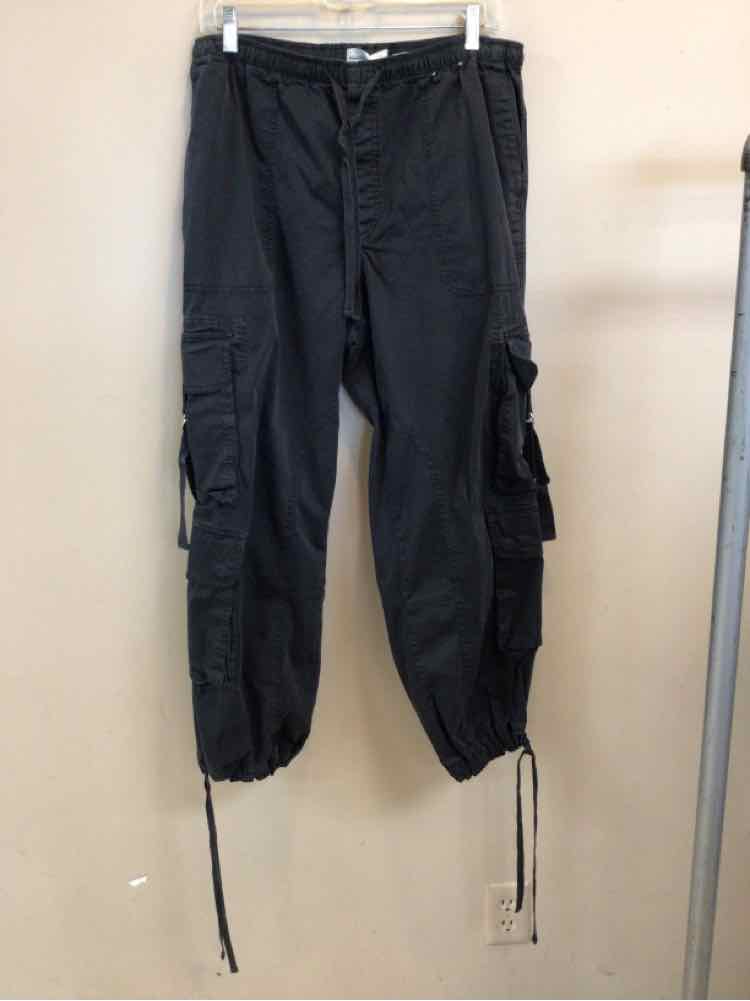 ABERCROMBIE & FITCH SIZE LARGE Ladies PANTS