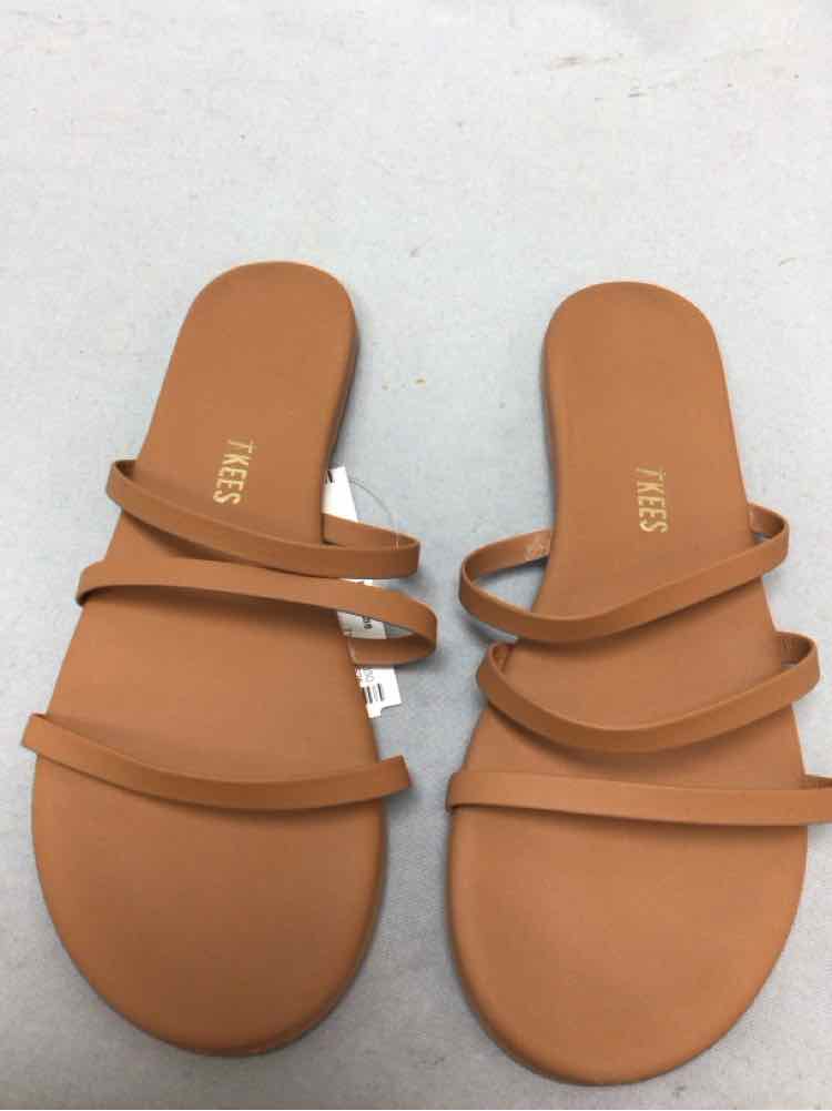 TKEES SIZE 7 Ladies SHOES