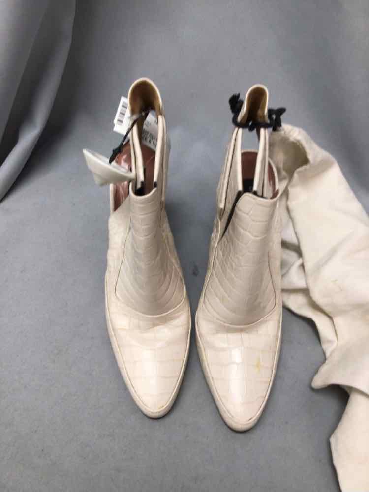 DEREK LAM SIZE 8 1/2 Ladies SHOES