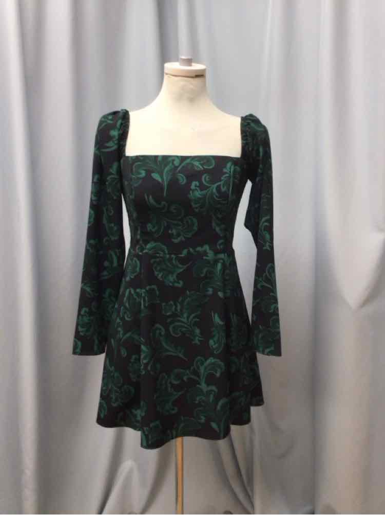 ABERCROMBIE & FITCH SIZE MEDIUM Ladies DRESS