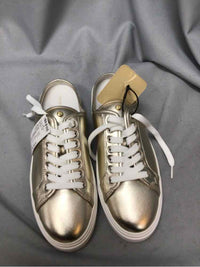 STUART WEITZMAN SIZE 8 Ladies SHOES