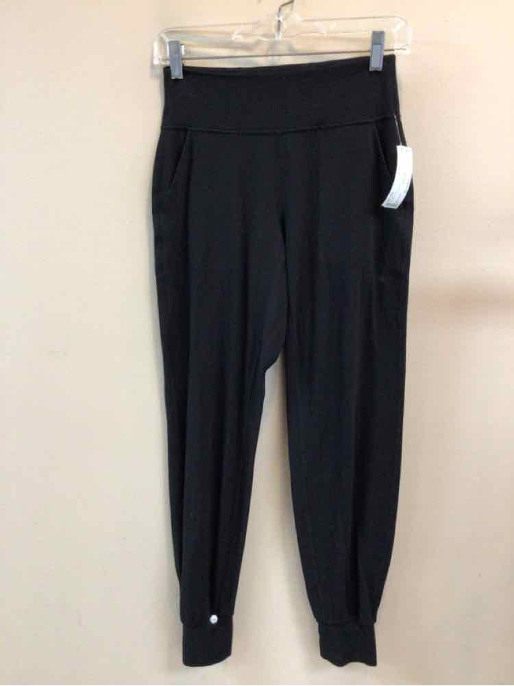 LULULEMON SIZE 6 Ladies EXERCISE