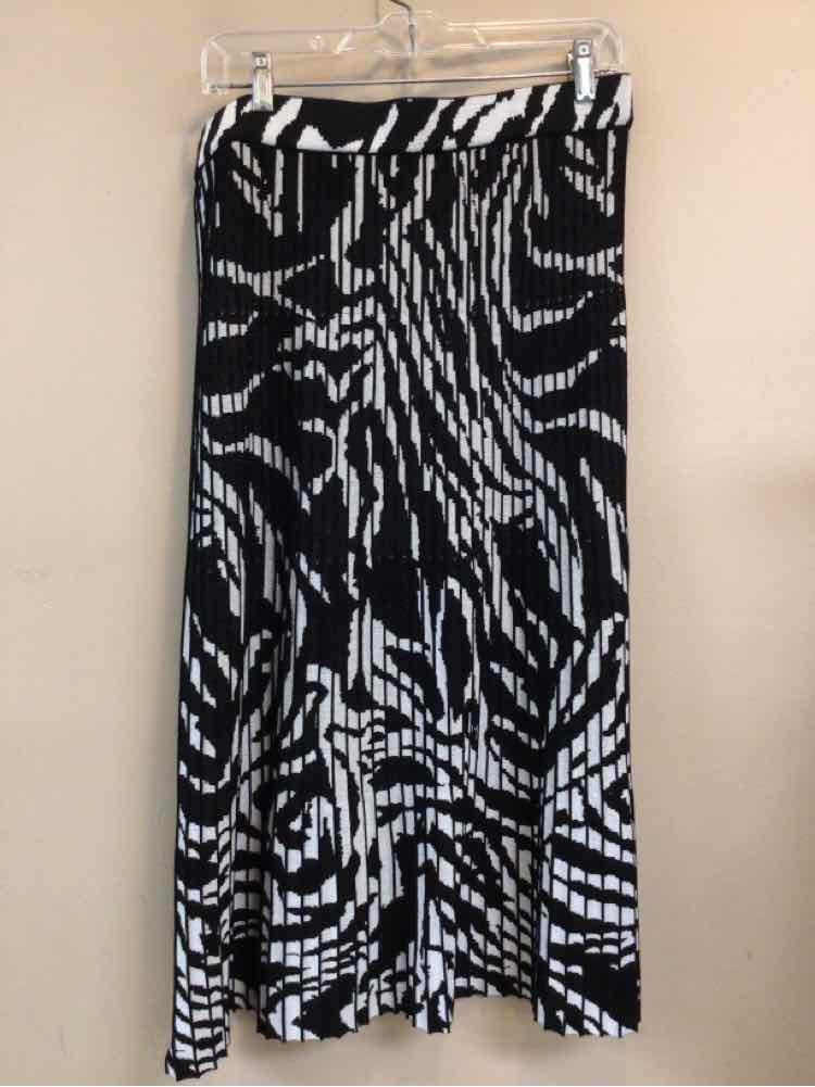 MISOOK SIZE MEDIUM Ladies SKIRT