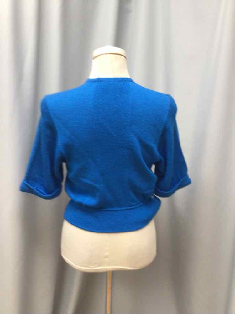 ST. JOHN SIZE SMALL Ladies TOP
