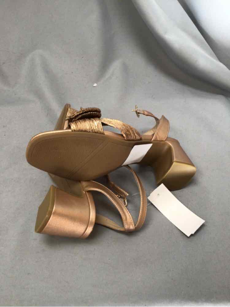 CROWN & IVY SIZE 7 Ladies SHOES