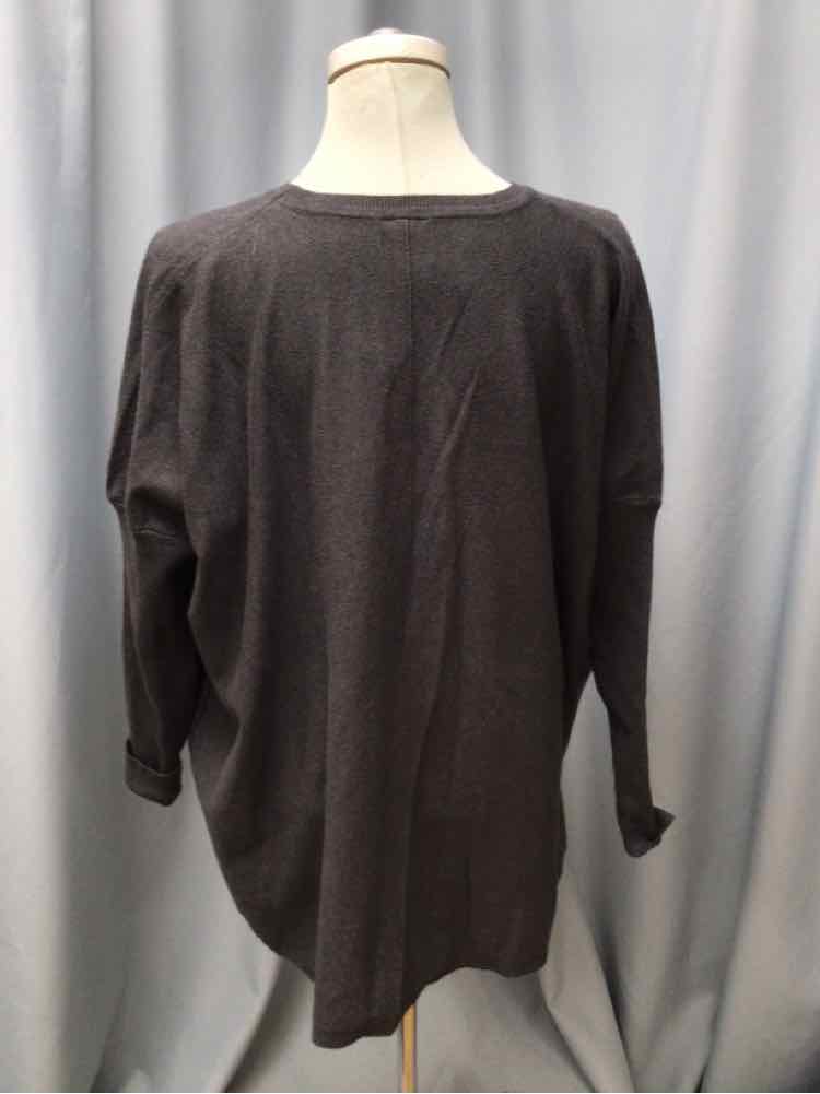 FLEW DE LIS SIZE LARGE Ladies TOP