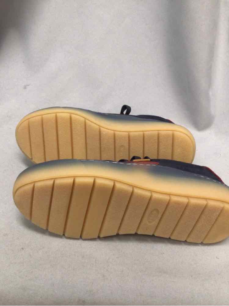 DR. SCHOLL'S SIZE 6 1/2 Ladies SHOES
