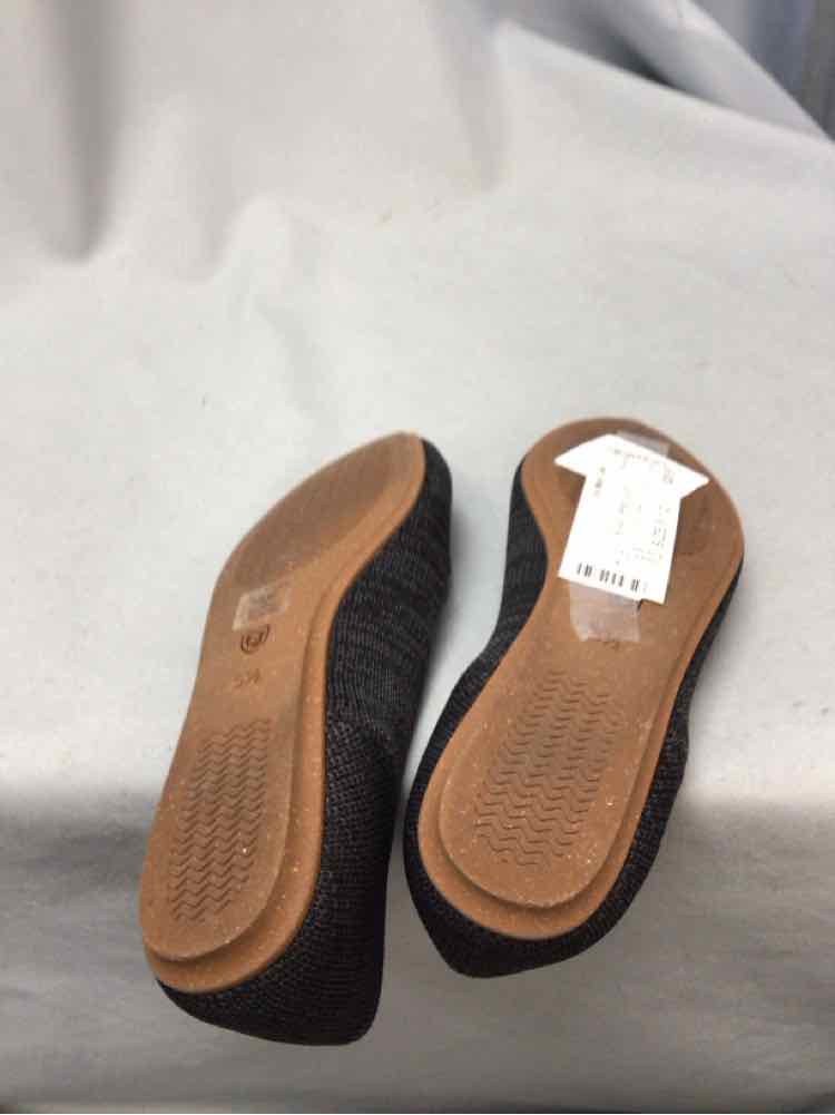 ROTHYS SIZE 5 1/2 Ladies SHOES