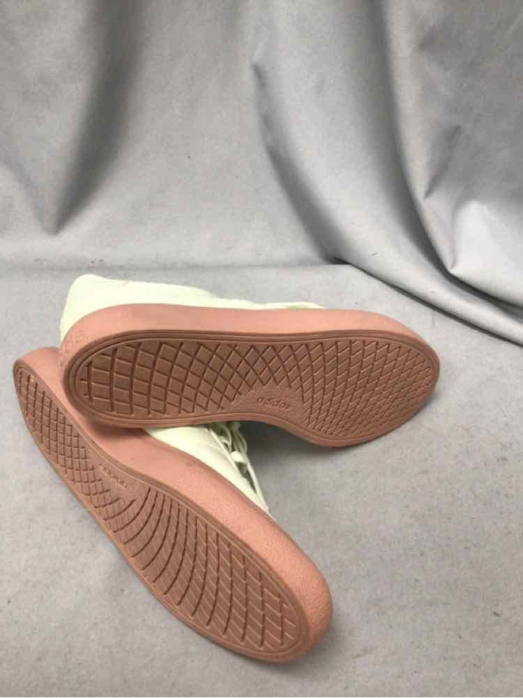 ADIDAS SIZE 7 1/2 Ladies SHOES