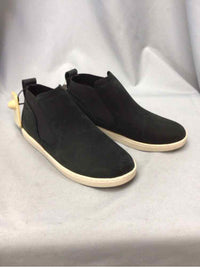 OLUKAI SIZE 9 Ladies SHOES
