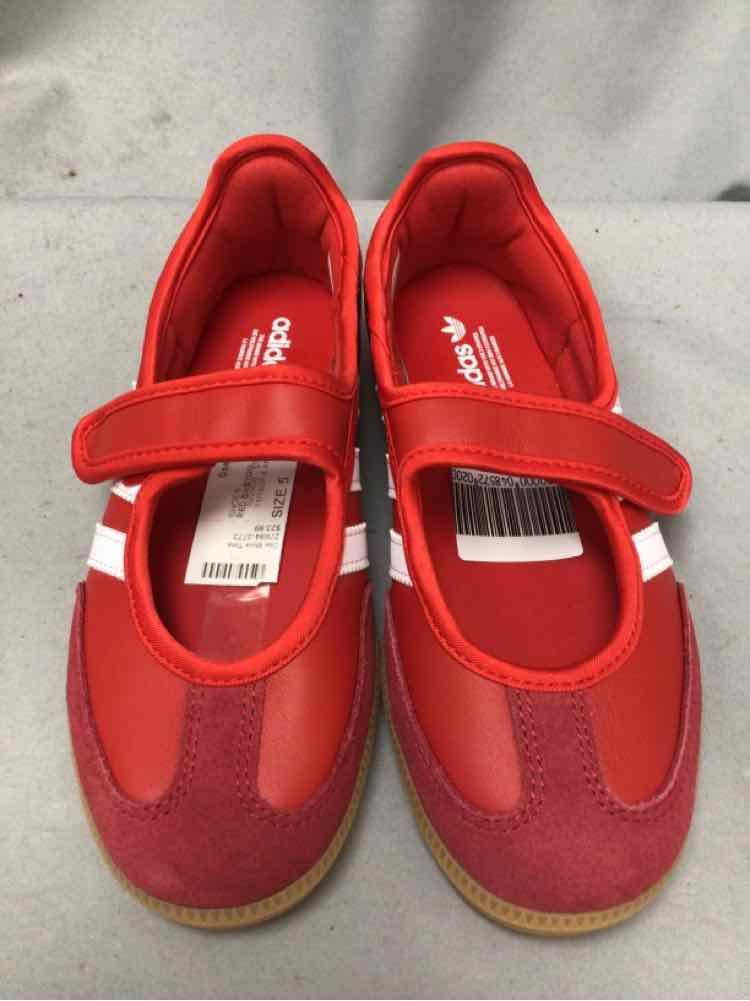 ADIDAS SIZE 5 Ladies SHOES