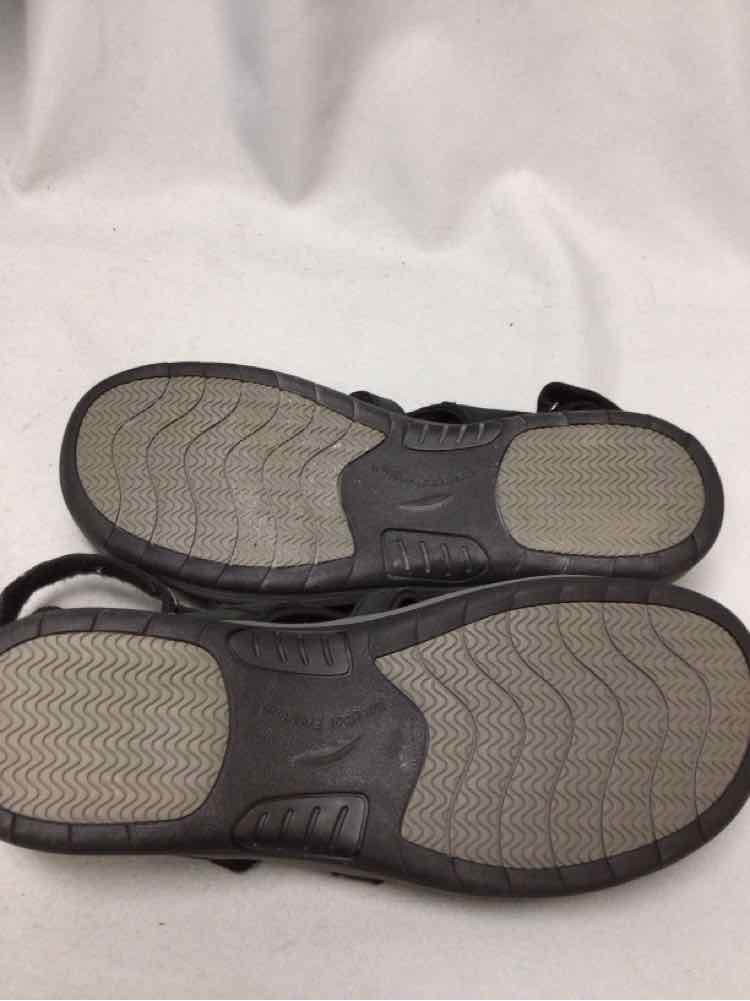 BAREFOOT DREAMS SIZE 10 Ladies SHOES