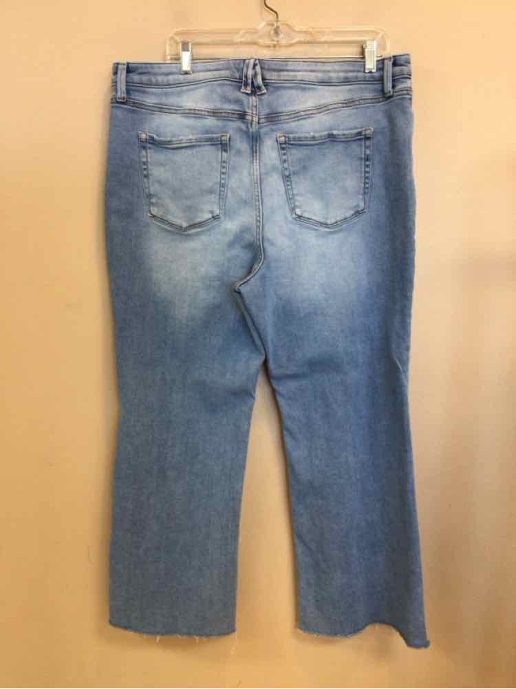 LAUREN CONRAD SIZE 18 Ladies JEANS