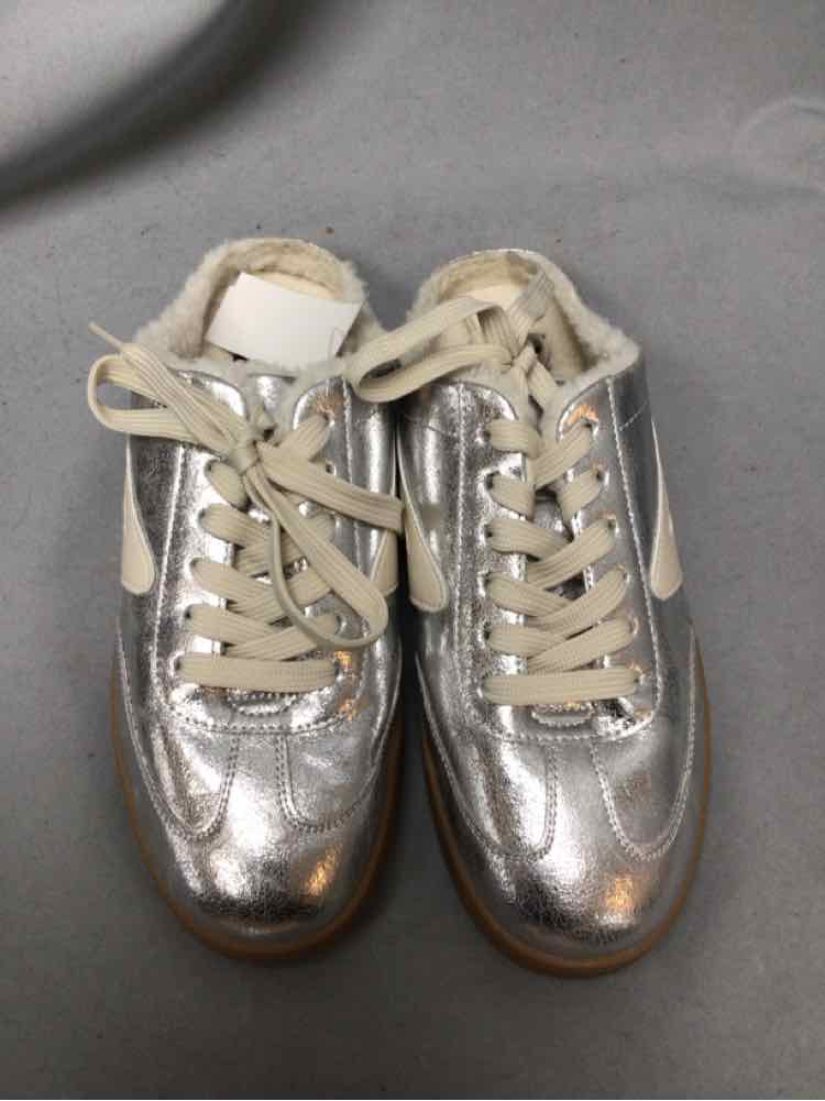 DV SIZE 8 Ladies SHOES