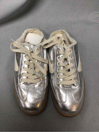 DV SIZE 8 Ladies SHOES