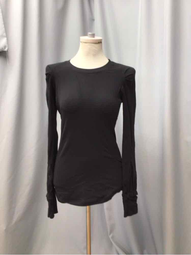 LULULEMON SIZE 4 Ladies EXERCISE