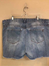 DEMOCRACY SIZE 22 Ladies SHORTS