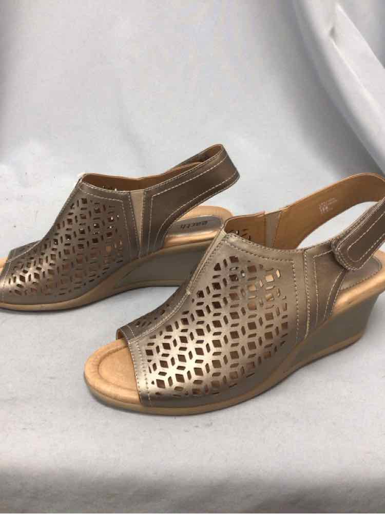 EARTH SIZE 12 Ladies SHOES