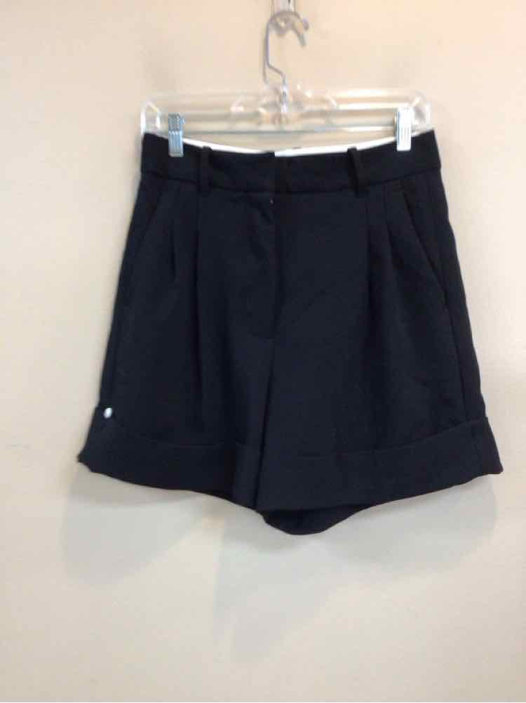 WILFRED SIZE 8 Ladies SHORTS