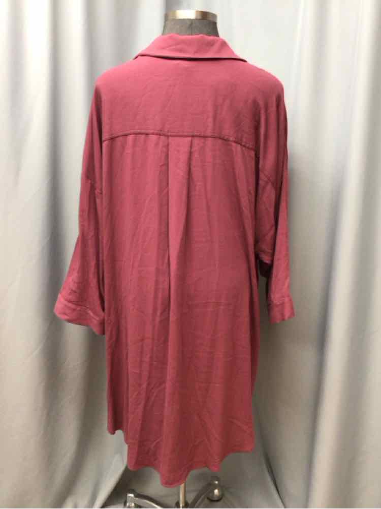 TORRID SIZE 4 X Ladies BLOUSE
