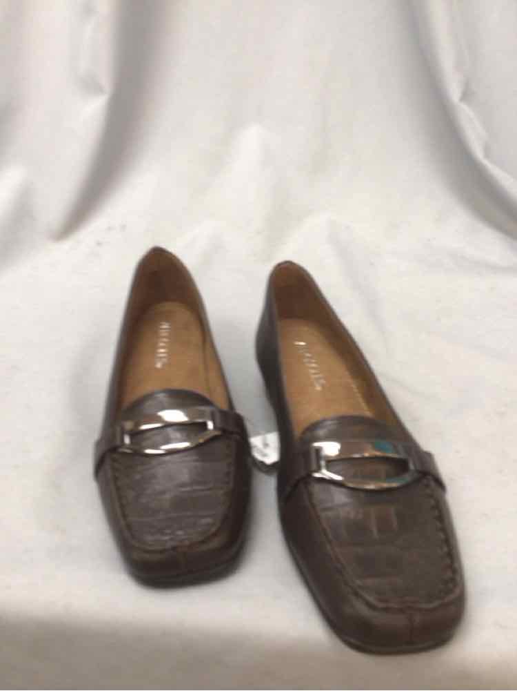 AEROSOLES SIZE 8 Ladies SHOES