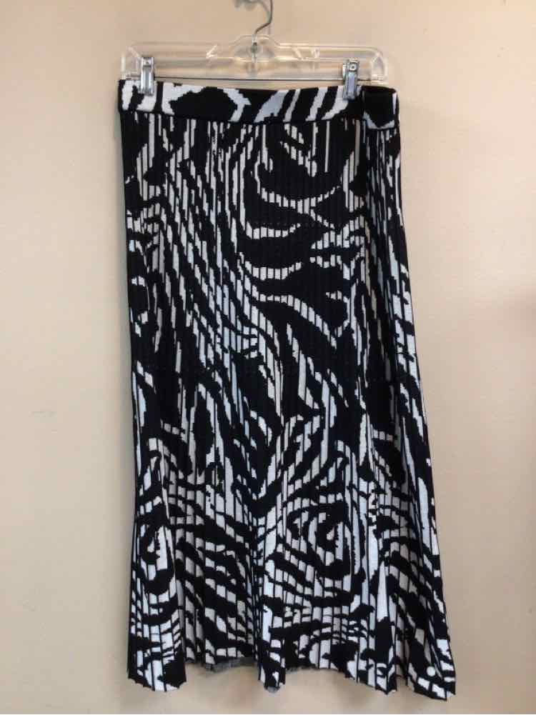 MISOOK SIZE MEDIUM Ladies SKIRT
