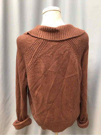 ABERCROMBIE & FITCH SIZE MEDIUM Ladies TOP
