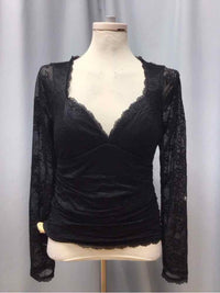 ABERCROMBIE & FITCH SIZE MEDIUM Ladies BLOUSE
