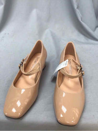 SHOWFOREST SIZE 7 1/2 Ladies SHOES