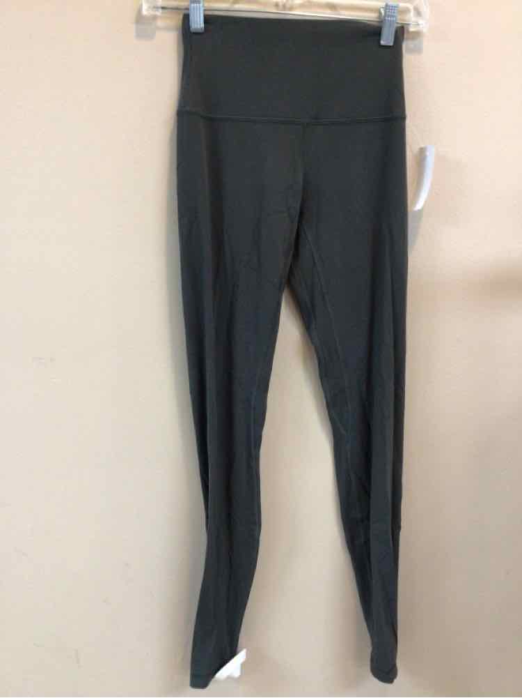 LULULEMON SIZE 4 Ladies EXERCISE