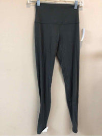 LULULEMON SIZE 4 Ladies EXERCISE