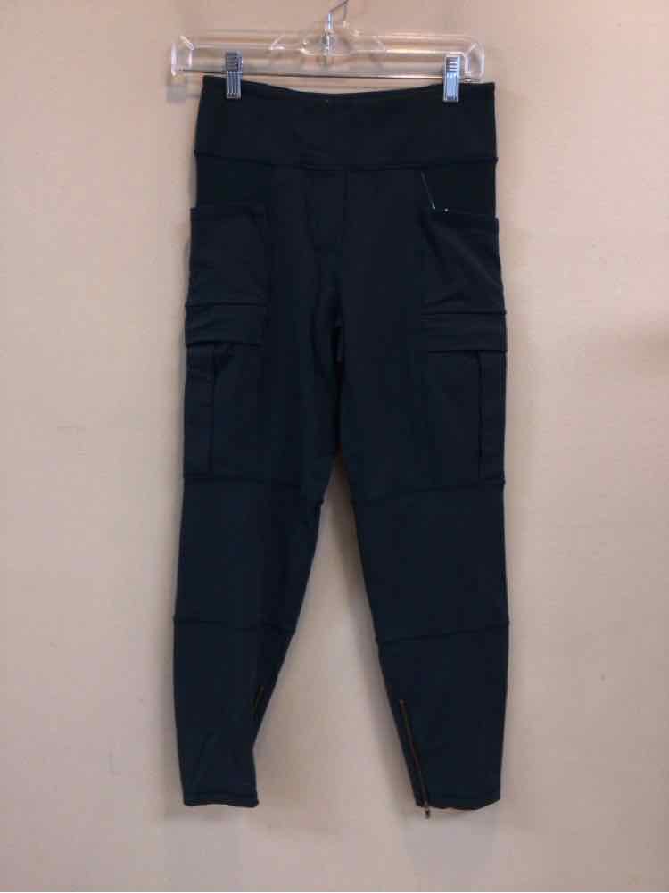 LULULEMON SIZE 4 Ladies EXERCISE