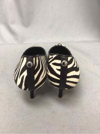 MICHAEL KORS SIZE 6 Ladies SHOES