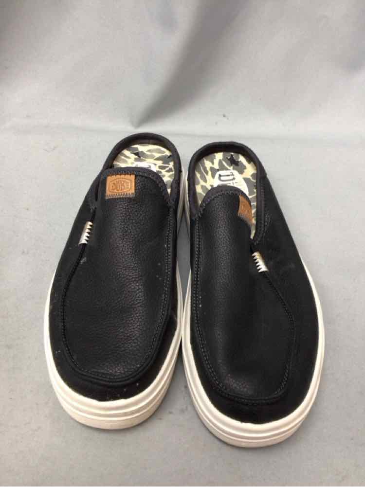 HEY DUDE SIZE 9 Ladies SHOES