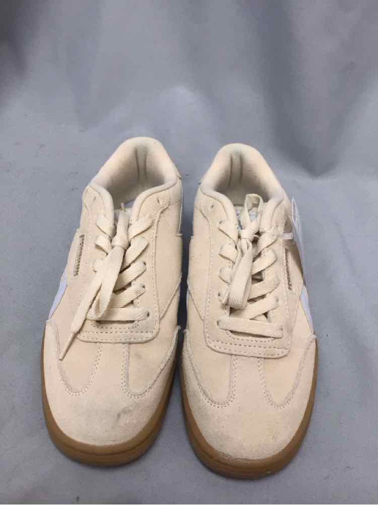 REEBOK SIZE 7 1/2 Ladies SHOES