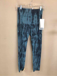 LULULEMON SIZE 4 Ladies EXERCISE