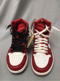 NIKE SIZE 8 1/2 Ladies SHOES
